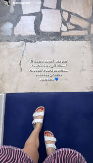 Bianca Atzei feet photo thumbnail