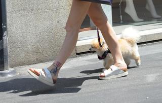 Bianca Atzei feet photo thumbnail