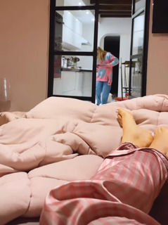 Bianca Atzei feet photo thumbnail