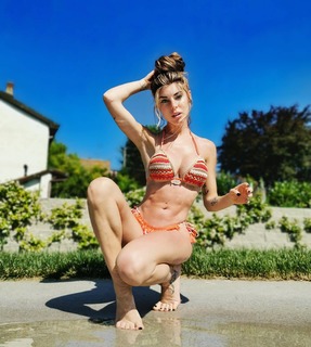 Bianca Atzei feet photo thumbnail