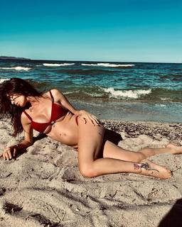 Bianca Atzei feet photo thumbnail