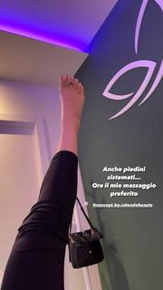 Bianca Atzei feet photo thumbnail