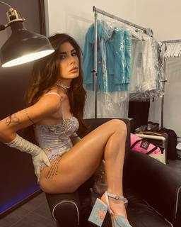 Bianca Atzei feet photo thumbnail