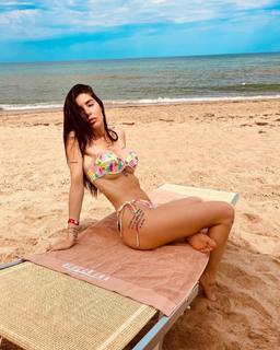 Bianca Atzei feet photo thumbnail