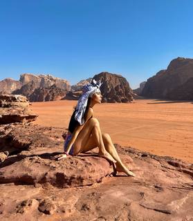 Bianca Atzei feet photo thumbnail