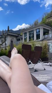 Bianca Atzei feet photo thumbnail