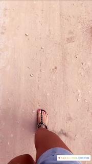 Bianca Atzei feet photo thumbnail