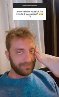 Bianca Atzei feet photo thumbnail