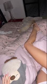 Bianca Atzei feet photo thumbnail