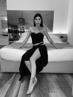 Bianca Atzei feet photo thumbnail