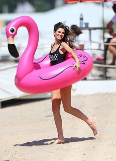 Bianca Balti feet photo thumbnail