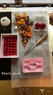 Bianca Balti feet photo thumbnail