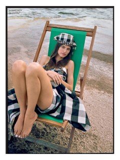 Bianca Balti feet photo thumbnail