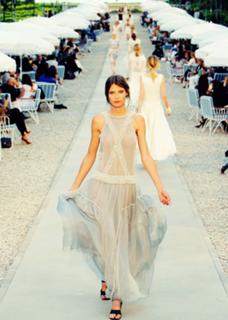 Bianca Balti feet photo thumbnail