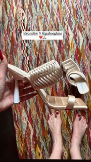 Bianca Balti feet photo thumbnail