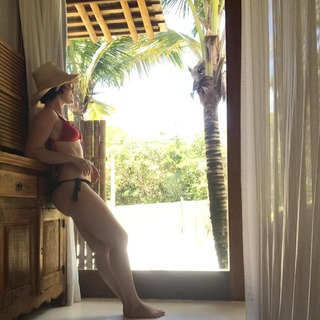 Bianca Bin feet photo thumbnail
