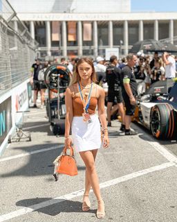Bianca Bustamante feet photo 1