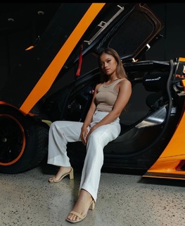Bianca Bustamante feet photo 7