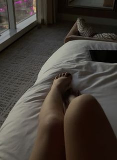 Bianca Bustamante feet photo 10