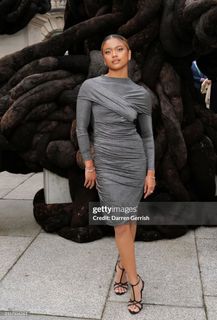Bianca Bustamante feet photo 3