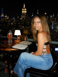 Bianca Bustamante feet photo 4