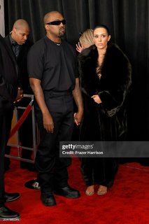 Bianca Censori feet photo thumbnail