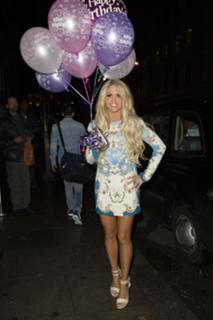Bianca Gascoigne feet photo 9