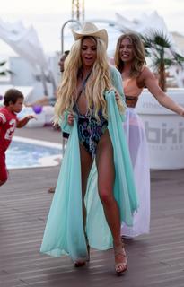 Bianca Gascoigne feet photo 16