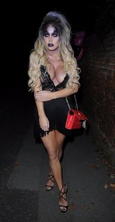 Bianca Gascoigne feet photo 3