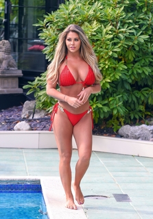 Bianca Gascoigne feet photo 17