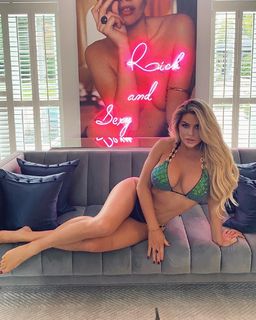 Bianca Gascoigne feet photo 6