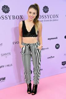 Bianca Heinicke feet photo thumbnail