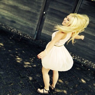 Bianca Heinicke feet photo thumbnail