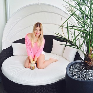 Bianca Heinicke feet photo thumbnail