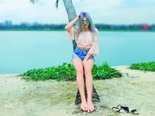Bianca Heinicke feet photo thumbnail