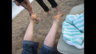 Billie Eilish feet photo thumbnail