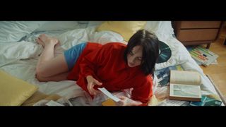 Billie Eilish feet photo thumbnail