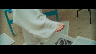 Billie Eilish feet photo thumbnail
