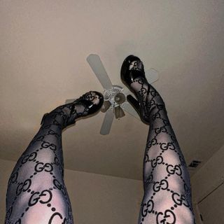 Billie Eilish feet photo 13