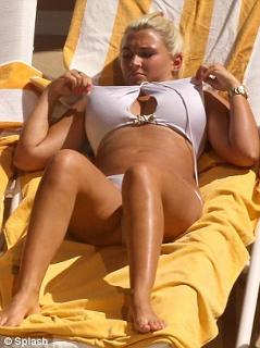 Billie Faiers feet photo thumbnail