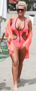 Billie Faiers feet photo thumbnail