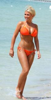 Billie Faiers feet photo thumbnail