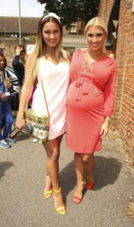 Billie Faiers feet photo thumbnail