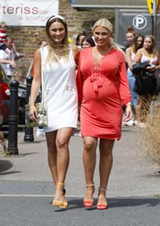 Billie Faiers feet photo thumbnail