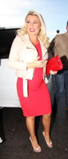 Billie Faiers feet photo thumbnail