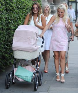 Billie Faiers feet photo thumbnail