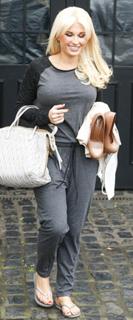 Billie Faiers feet photo thumbnail