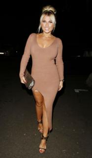 Billie Faiers feet photo thumbnail