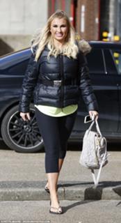 Billie Faiers feet photo thumbnail
