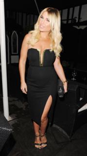 Billie Faiers feet photo thumbnail